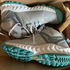 KEEN Women's Nxis Evo Mid Height Waterproof Hiking Boots